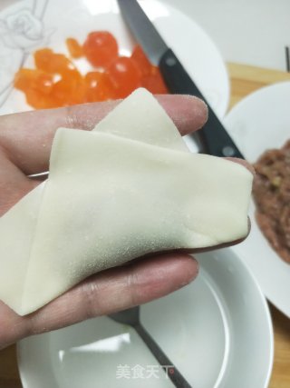 Fresh Meat and Salted Egg Yolk Wonton recipe