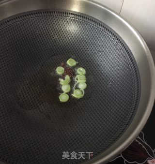 Stir-fried Shredded Lettuce with Fresh Shrimp recipe