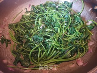 Stir-fried Potato Leaves with Shallots recipe