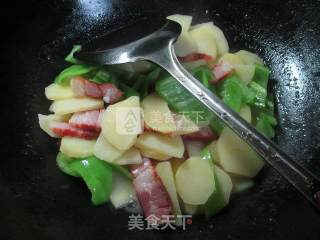 Stir-fried Potatoes with Pepper Bacon recipe