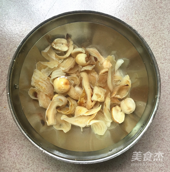 Mung Bean Lily Pork Ribs Soup recipe