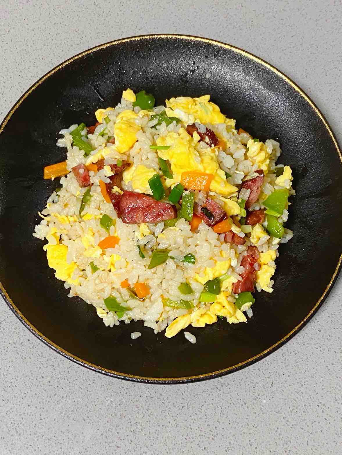 [recipe for Pregnant Women] Fried Rice with Sausage and Seasonal Vegetables, Beautiful in Color and Taste recipe
