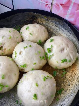 Beef and Celery Fried Bun recipe