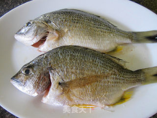 Grilled Fish with Lemon and Mint recipe