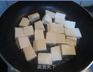 Tofu with Tomato Sauce and Fish Cubes recipe