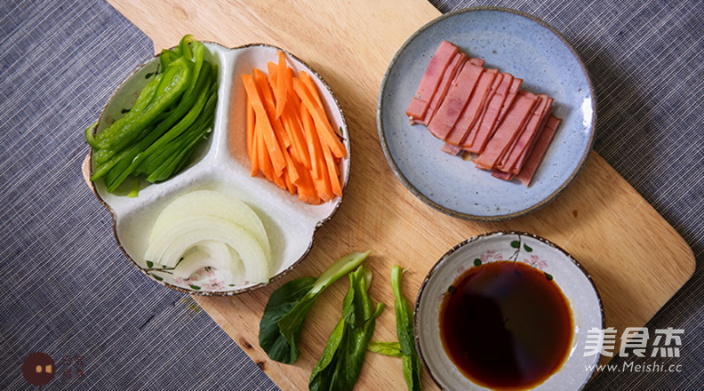 June Fresh Soy Sauce Fried Noodles recipe