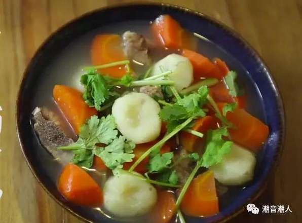 Carrot and Water Chestnut Pork Bone Soup recipe