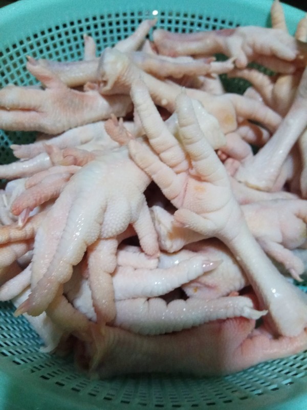 Salt Baked Chicken Feet recipe