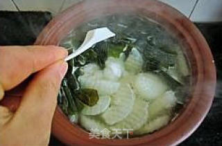 Homemade Soup---radish Kelp and Big Bone Soup recipe