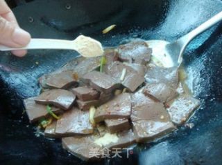 Roasted Pork Blood with Leek recipe