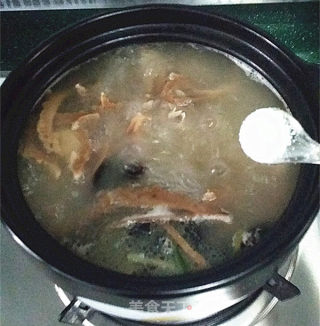 Wild Bamboo Shoots and Duck Legs in Clay Pot recipe