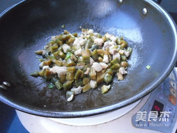 Stir-fried Pickled Cucumber with Diced Pork recipe