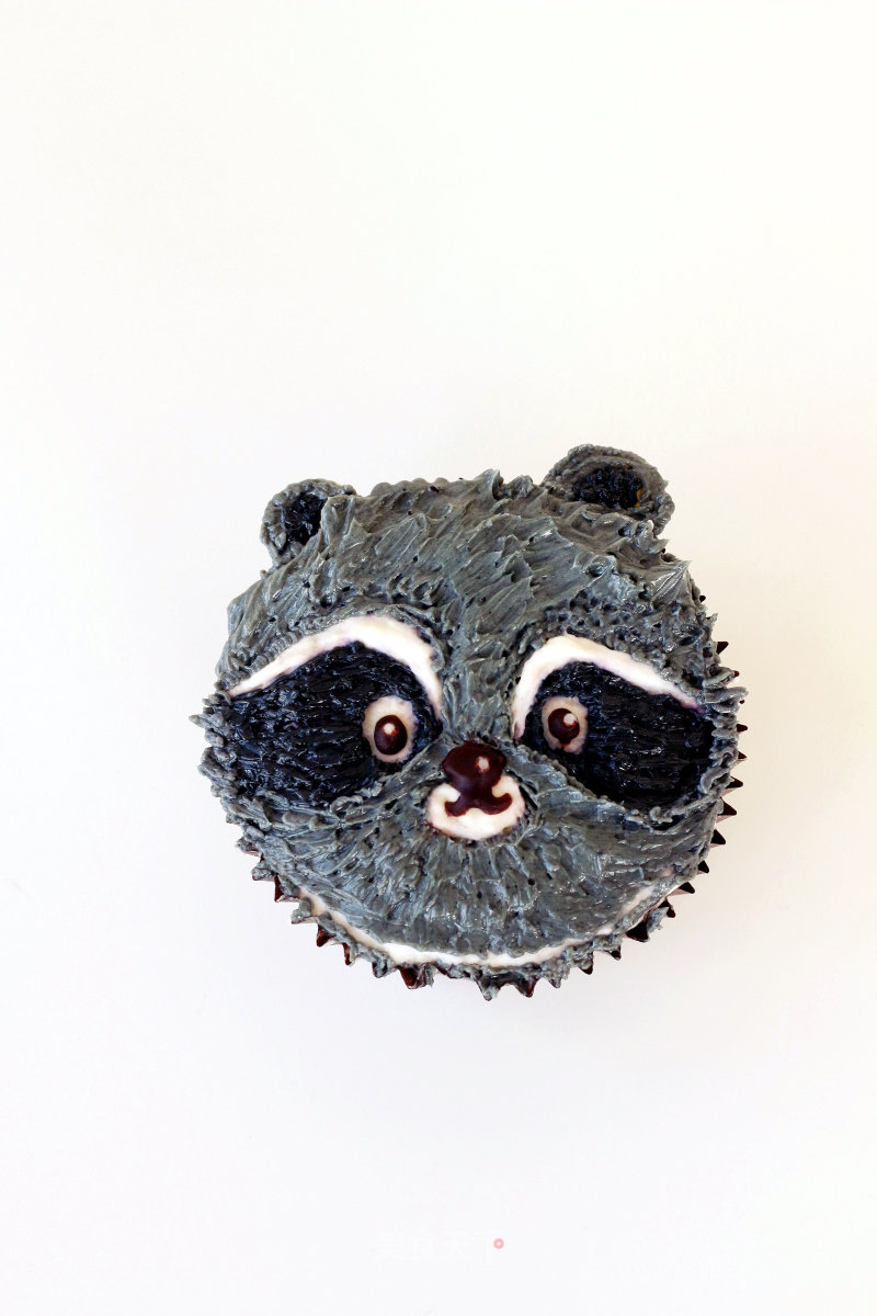 #aca Fourth Session Baking Contest# Create A Three-dimensional Painted Cake with Erotic Raccoons recipe