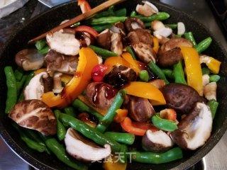 Stir-fried String Beans with Fresh Mushrooms and Color Peppers recipe