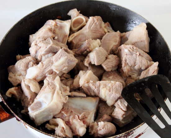 Stewed Radish with Red Dates and Lamb recipe