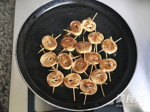 Pan-fried Dried Tofu Skewers recipe