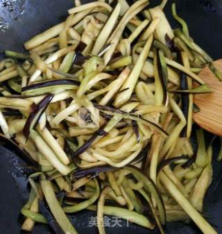 Eggplant Strips with Garlic and Green Pepper recipe