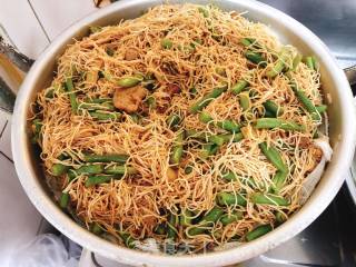 Braised Noodles with Beans recipe