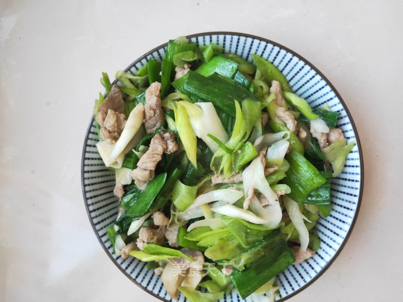 Stir-fried Pork with Green Garlic ~ Simple and Delicious recipe