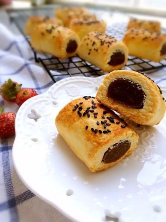 Golden Bean Paste Roll