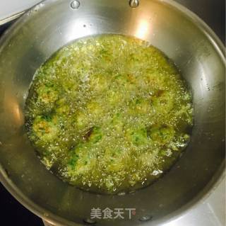 Deep-fried Shredded Carrot Meatballs recipe
