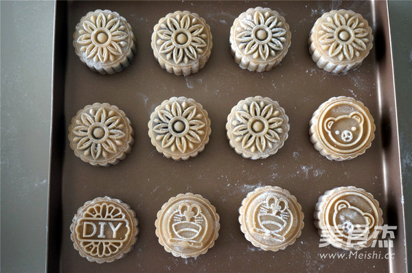 Cantonese-style Moon Cakes recipe