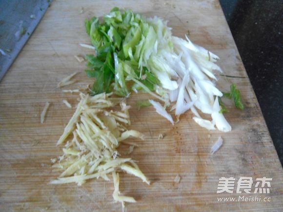 Steamed Salted Fish with Green Onion and Ginger recipe