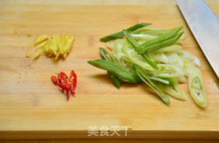 Stir-fried Lamb with Cumin and Scallions recipe