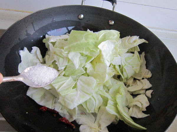 Stir-fried Naan with Cabbage recipe