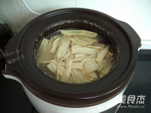 Supor·chinese Pottery Peanuts and Bamboo Fish Head Soup recipe