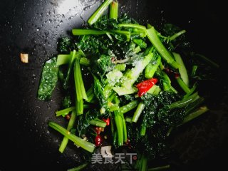 Stir-fried Black and White Dishes recipe