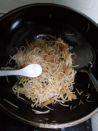 #trust之美# Fried Bean Sprouts with Anchovies recipe
