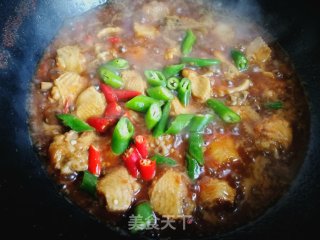 Stewed Chicken Wings with Tomato and Chili recipe