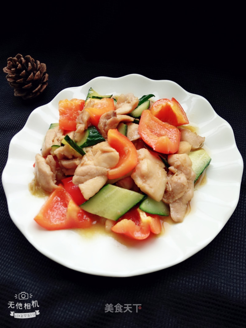 Stir-fried Chicken Thigh with Colored Pepper and Cucumber Slices recipe