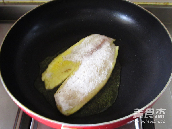 Pan-fried Snapper with Herbs and Cherry Tomatoes recipe