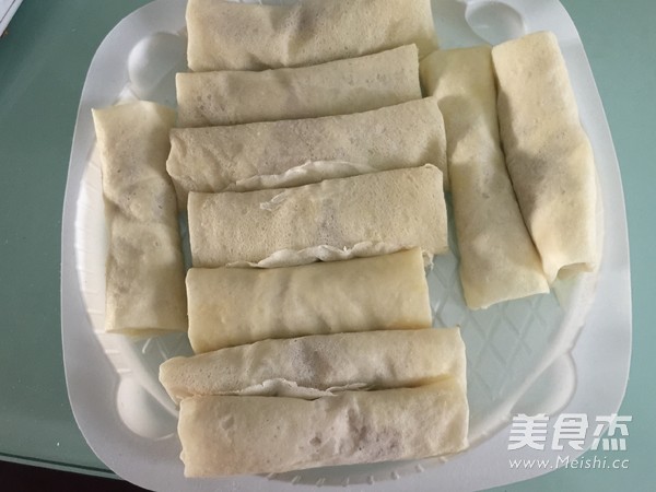 Daylily Meat Spring Rolls recipe