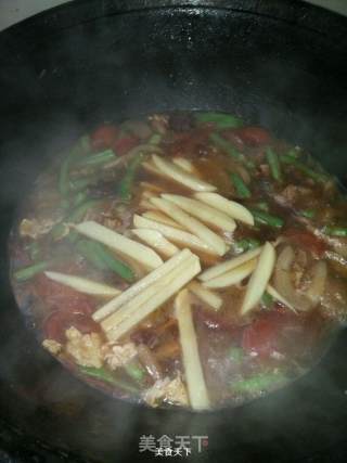 Braised Noodles with Beans recipe