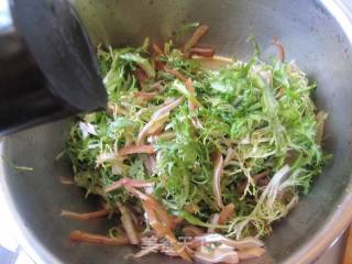 Pig Ears Mixed with Bitter Chrysanthemum recipe