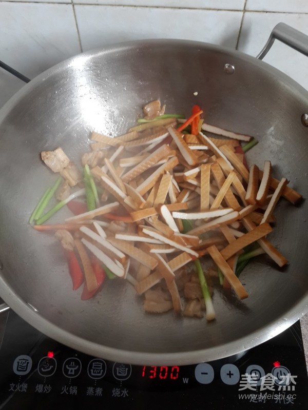 Fried Pork with Dried Tofu recipe