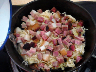 Potato Instant Noodles Braised Bacon recipe