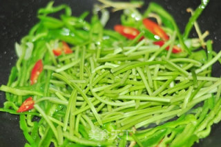 Stir-fried Sweet Potato Stems with Chili recipe