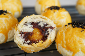 Egg Yolk Crisp, Crispy Dregs recipe