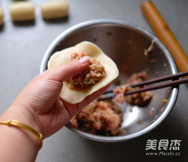 Pan Version Mustard Fresh Meat Mooncakes recipe