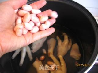 Peanut Stewed Chicken Feet recipe