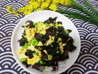 Fried Edamame with Fungus and Egg recipe