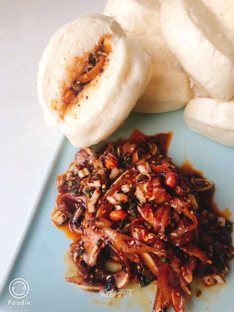 Sweet Steamed Buns with Red Oil Pork Ears