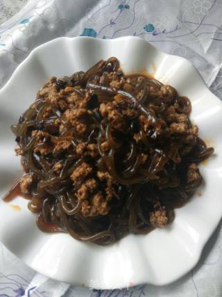 Minced Pork Vetch Noodles recipe