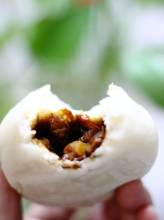 Pork Buns with Mushroom Sauce recipe