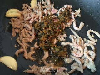 Sauerkraut Shredded Pork Rice Noodles recipe