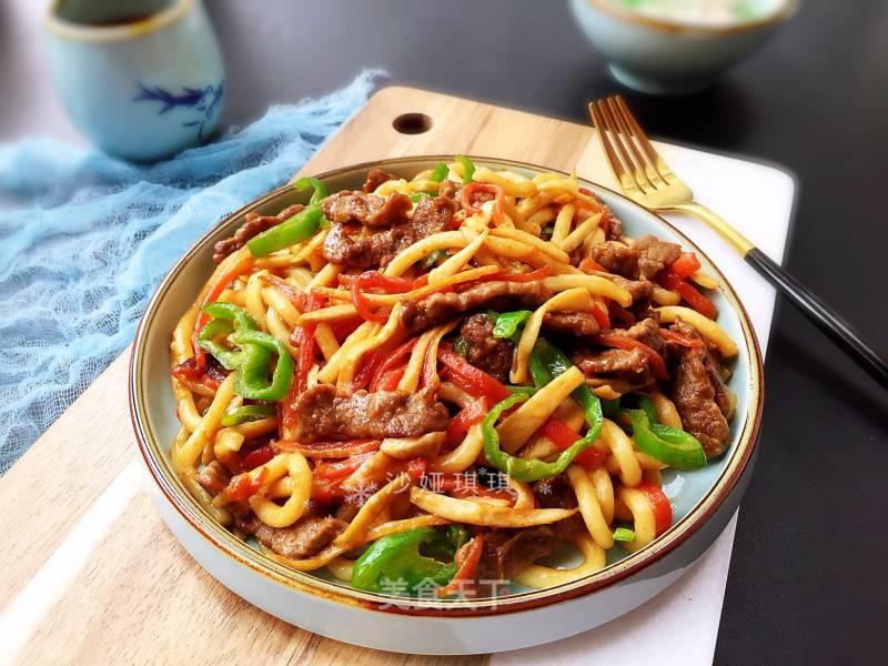 Stir-fried Udon Noodles with Beef and Vegetables recipe